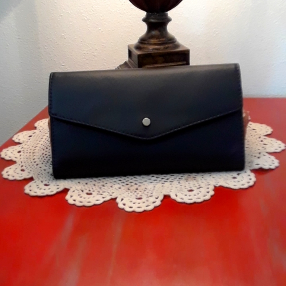 Black wallet
